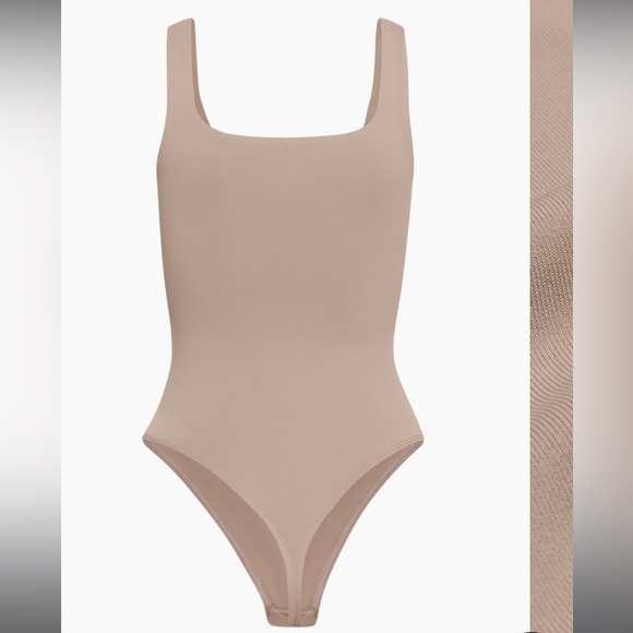 Aritzia contour bodysuit - Picture 5 of 5